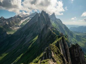 两座柔软的大山，带来舒适体验